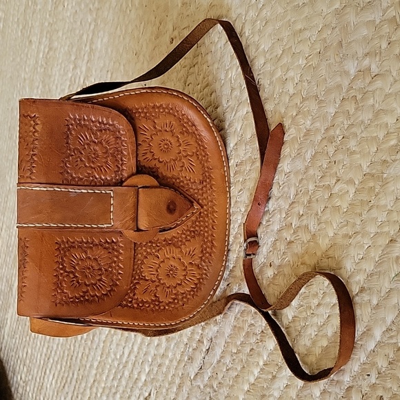 Vintage Handbags - Vintage leather bag